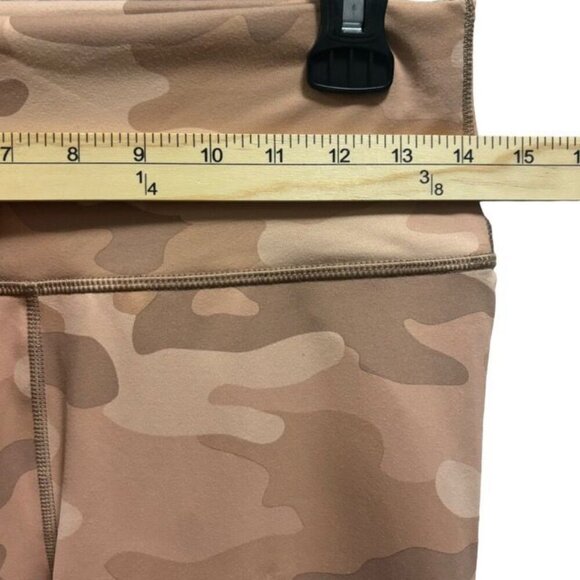 Fabletics Define High-Waisted 7/8 Leggings Medium Camo - Picture 6 of 8